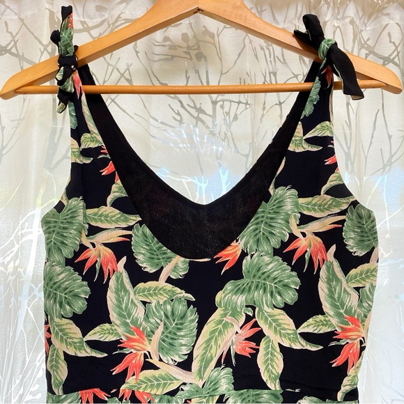 For love and lemons black green Hawaiian floral print sleeveless aloha romper - Picture 6 of 12